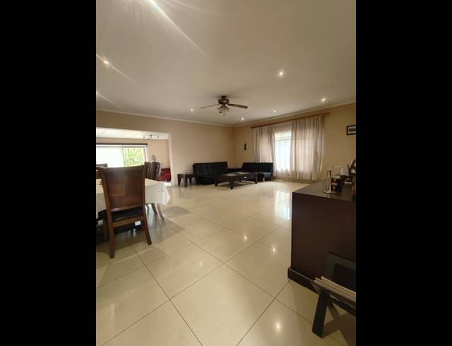 4 BEDROOM HOUSE TO LET IN VAALPARK